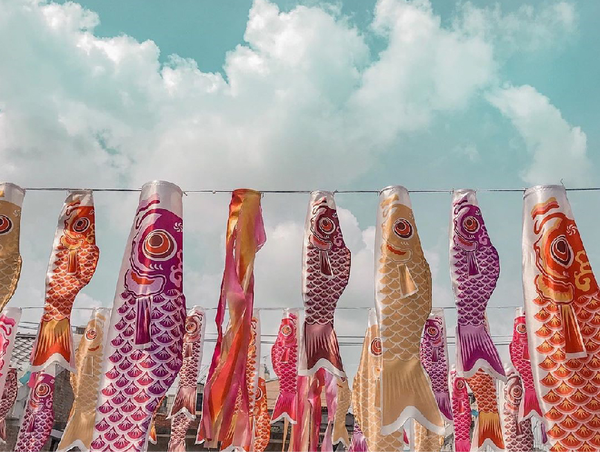 屏東潮州日式歷史建築文化園區：潮州日式歷史建築文化園區位於為屏東縣潮州鎮，這裡是日式建築群，在日據時期先後做為台南縣潮州辨務署及總督府行政機關使用， 曾經是林少貓抗日事件的主戰場之一，在戰後改做為公路局第三區養護工程處的宿舍，亦稱為公路新村，其居民自1995年陸續搬離。 原本計畫將建築拆除並開發為商業大樓，但後來由鎮公所決議保存，作為潮州日式歷史建築文化園區，是記載潮州重要歷史記憶的文化園區。 潮州日式歷史建築文化園區原本有20棟日式建築，現在剩下16棟，目前完成3棟建築。