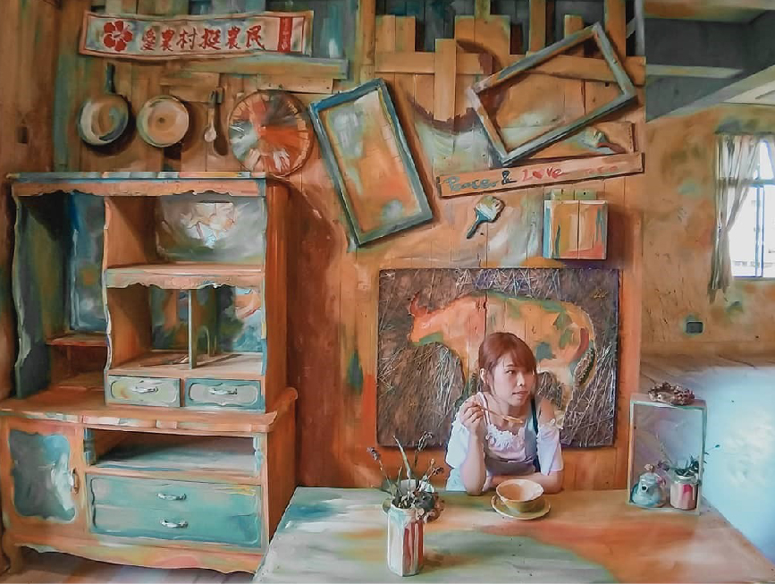 台南優雅農夫藝文農場:優雅農夫藝文農場位於台南後壁,土溝的美術館主張整個農村就是一座美術館,是一群六七年級生所打造的夢想空間, 將原本老舊農村改設成藝術色彩濃厚的殿堂,以辛苦的農夫變成優雅的農夫為精神成立優雅農夫藝術工廠、優雅農夫音樂工廠、 優雅農夫田園野趣等共同品牌,四處都能看見美麗獨特的創作品,讓土溝村落整個添加了藝術新亮點,在園區創造很多藝術空間讓大家欣賞, 也讓農場不像一般的農場,在這裡是更具有創意的農場,園區還有具在地特色餐點來到這也能品嚐看看。