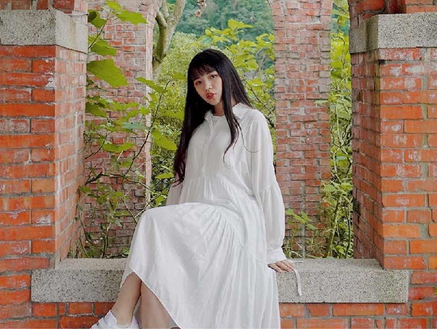 新北青立方休閒農場：青立方休閒農場為餐廳是老住宅改建而成的，青立方休閒農場的建築都是以紅磚打造，整體看起來非常有古早味的感覺， 也是這裡的一大特色，有人稱這裡為紅磚版的天空之城，在園區還有餐點可以品嚐呦！